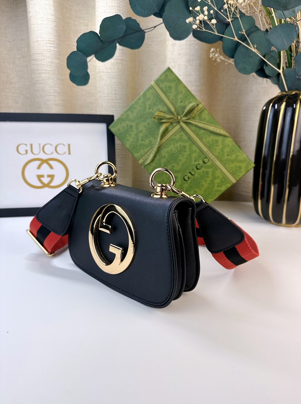 激安グッチバッグコピー側面デザイン